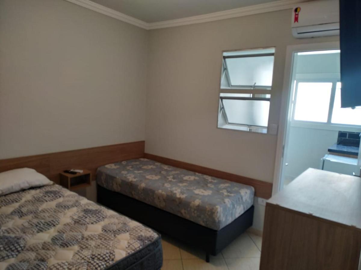 Kitnet Asturias 51B No Ed. Guariata, Proximo A Praia Das Asturias Em Guaruja Ngoại thất bức ảnh